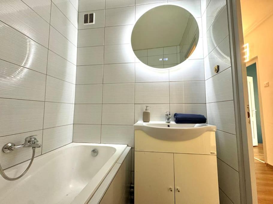 Apartment Szigony - Spacious Budapest